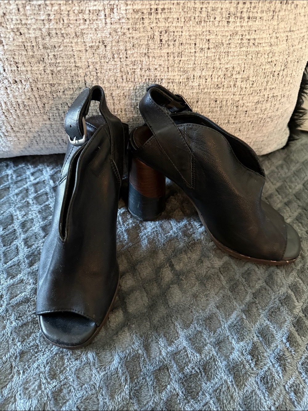 42 GOLD Black Leather Open-Toe Slingback Block Heels